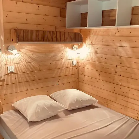 2 Pers. Avec Terrasse à - Api-1-52-1943 Montlaur (Aveyron)